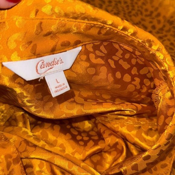 Candie’s Gold Satin Button Down Long Sleeve Blouse Size Large - Picture 10 of 12